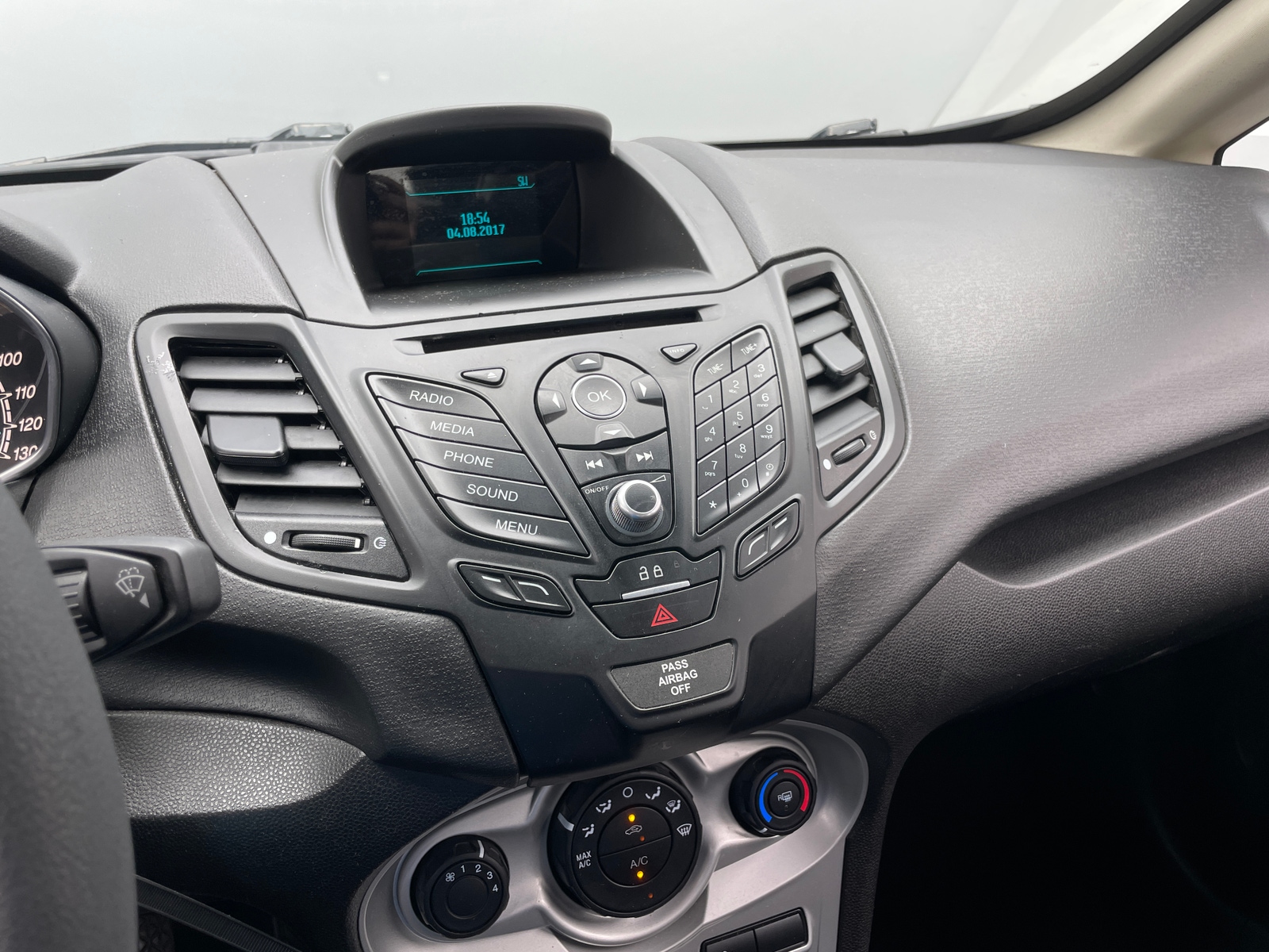 Thumbnail: 2017 Ford Fiesta - 4
