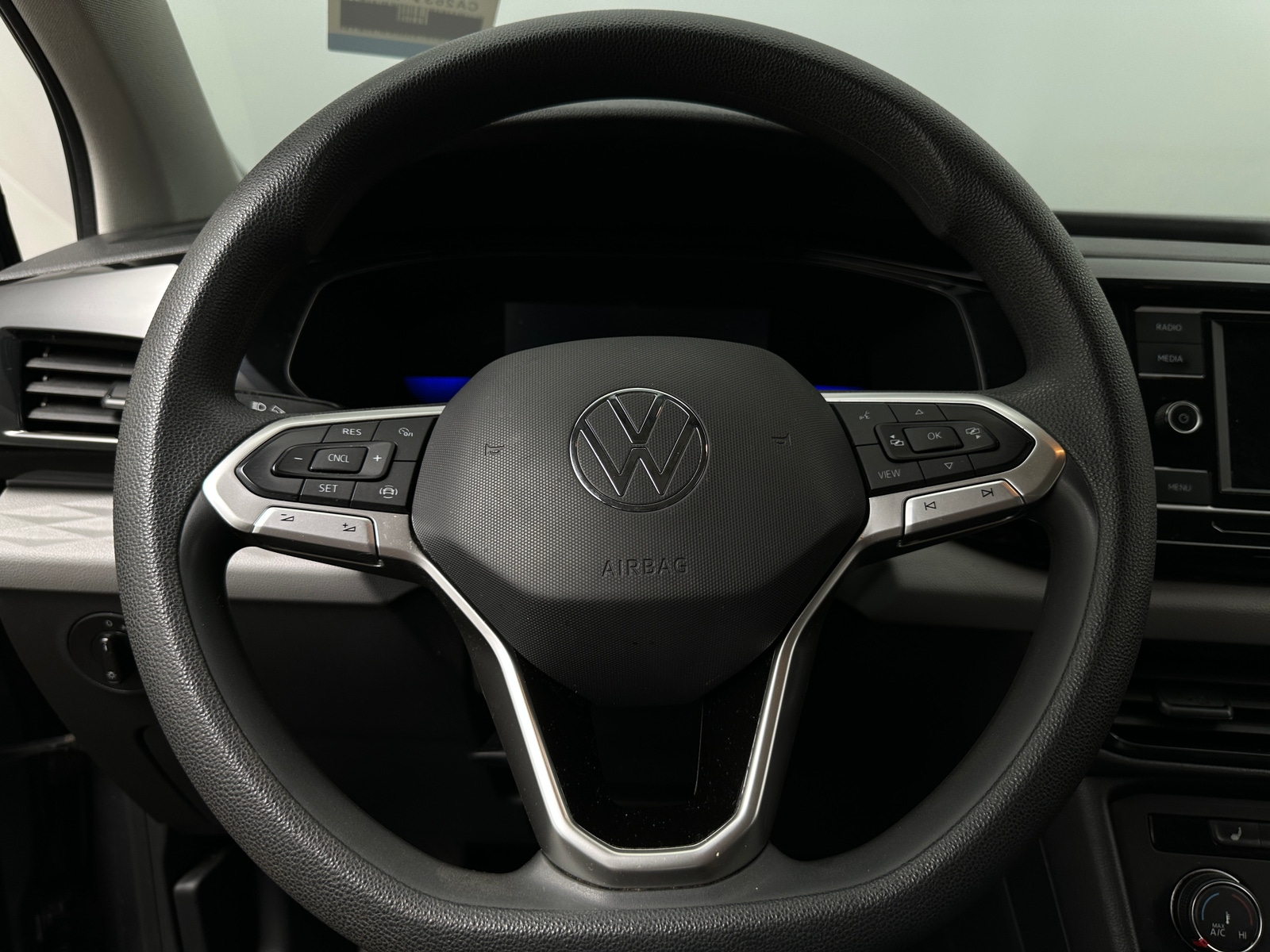 Thumbnail: 2022 Volkswagen Taos - 5