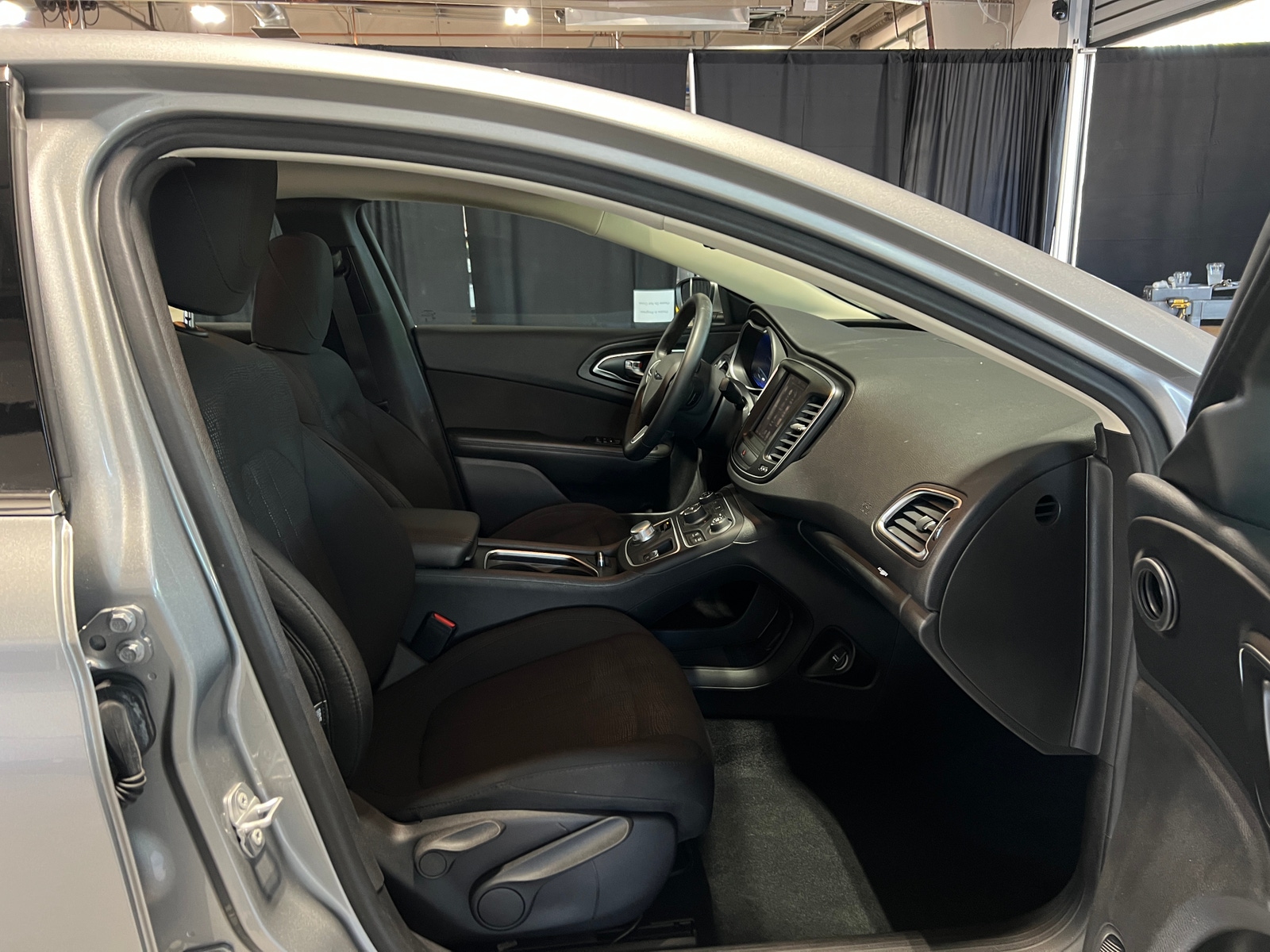 Thumbnail: 2016 Chrysler 200 - 2