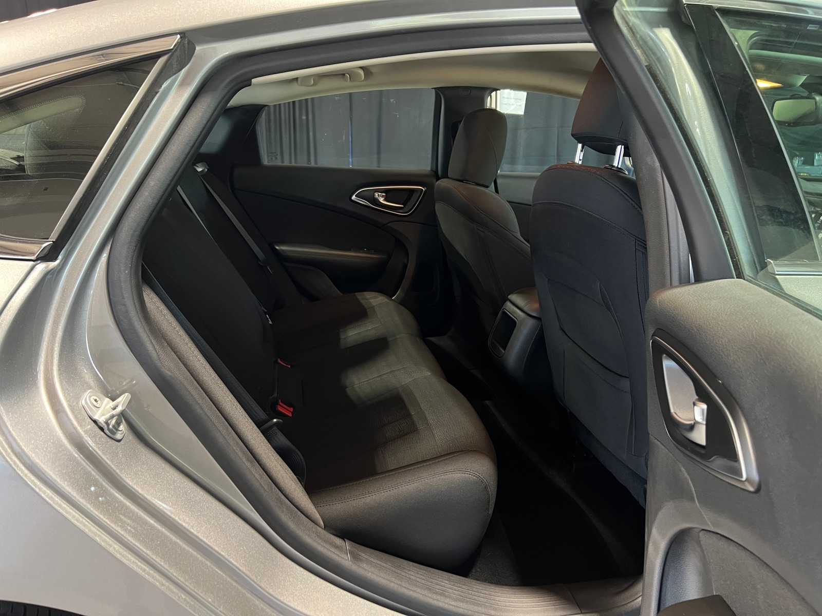 Thumbnail: 2016 Chrysler 200 - 6