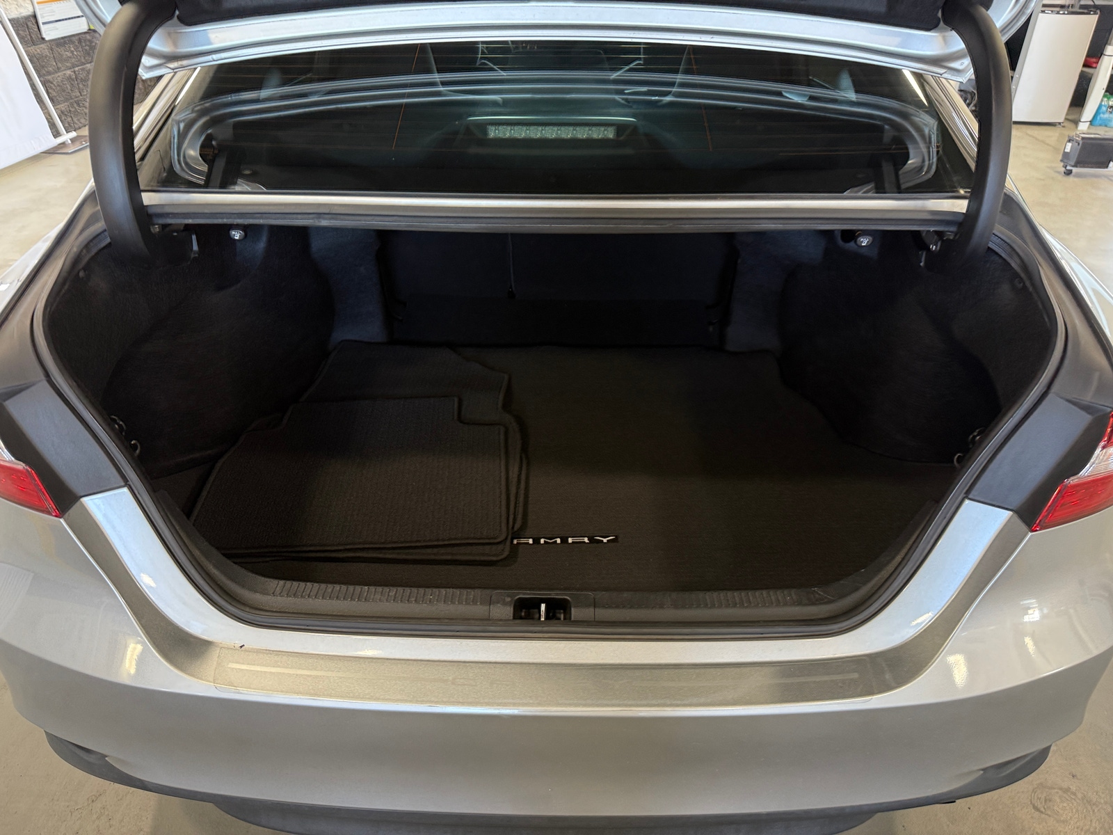 Thumbnail: 2019 Toyota Camry - 7