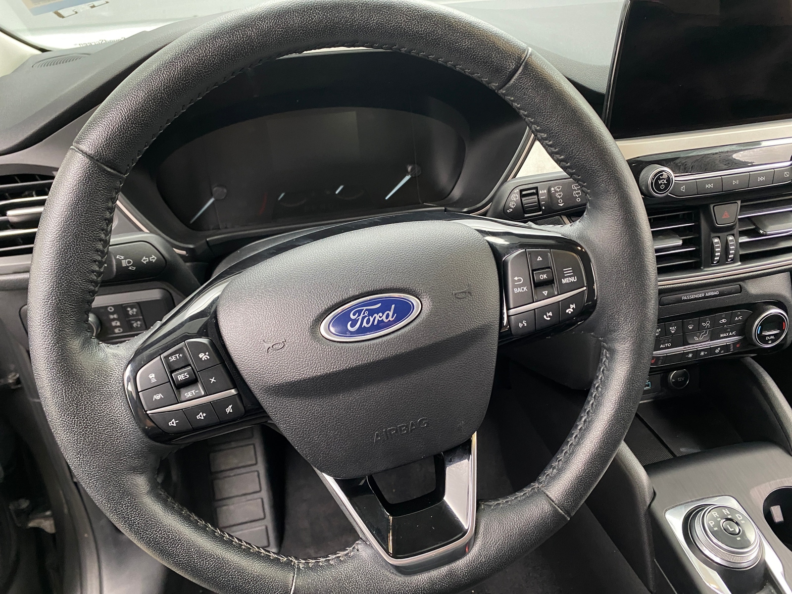 Thumbnail: 2021 Ford Escape - 4