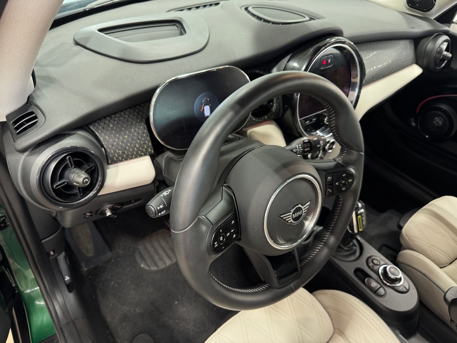 Thumbnail: 2024 MINI Cooper Hardtop - 3