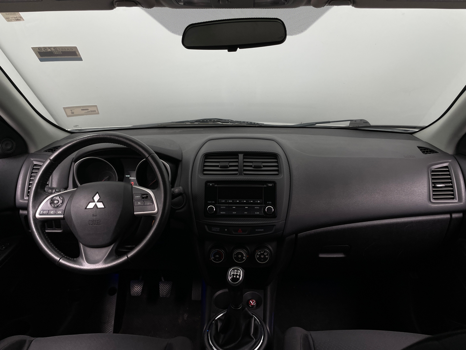 Thumbnail: 2015 Mitsubishi Outlander Sport - 3