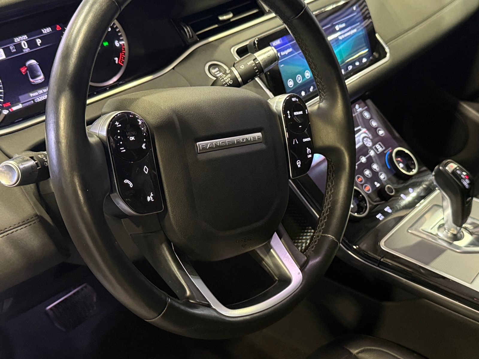 Thumbnail: 2020 Land Rover Range Rover Evoque - 4