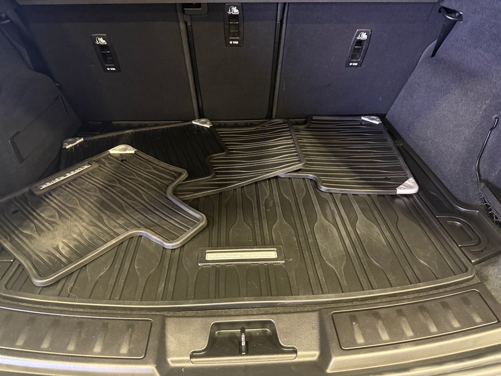 Thumbnail: 2020 Land Rover Range Rover Evoque - 6