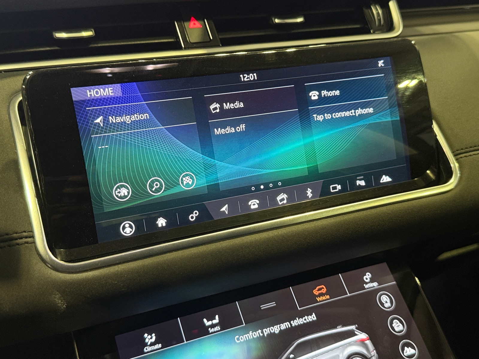 Thumbnail: 2020 Land Rover Range Rover Evoque - 3