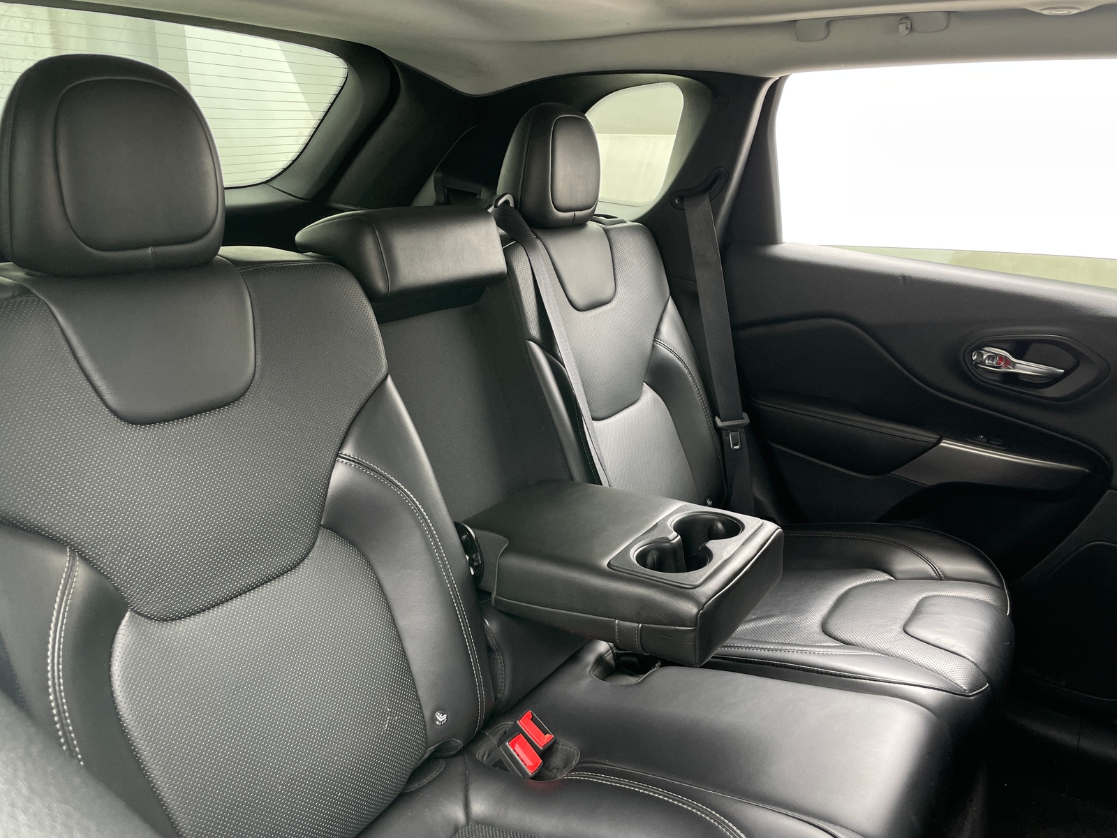 Thumbnail: 2019 Jeep Cherokee - 5