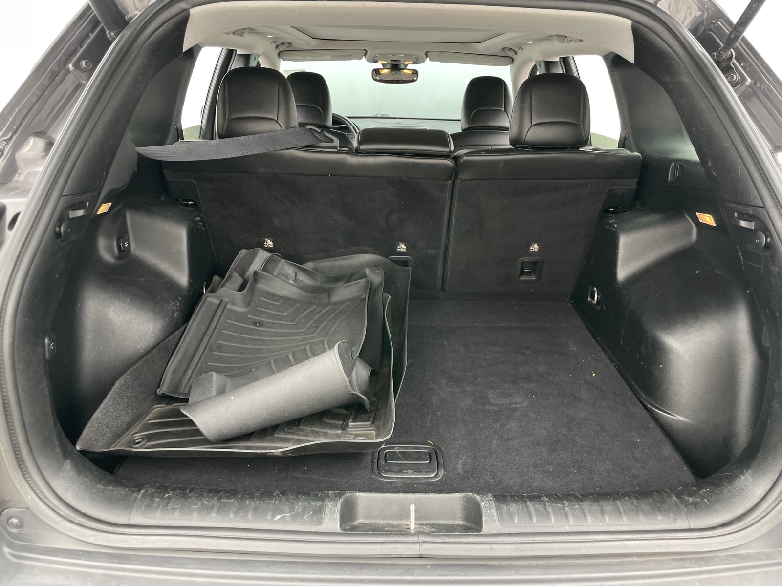 Thumbnail: 2019 Jeep Cherokee - 6