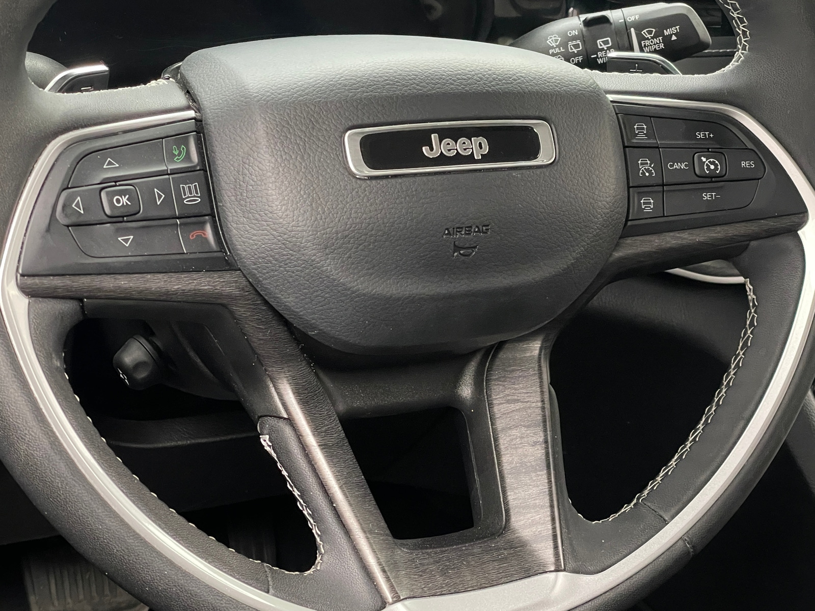 Thumbnail: 2023 Jeep Grand Cherokee - 4