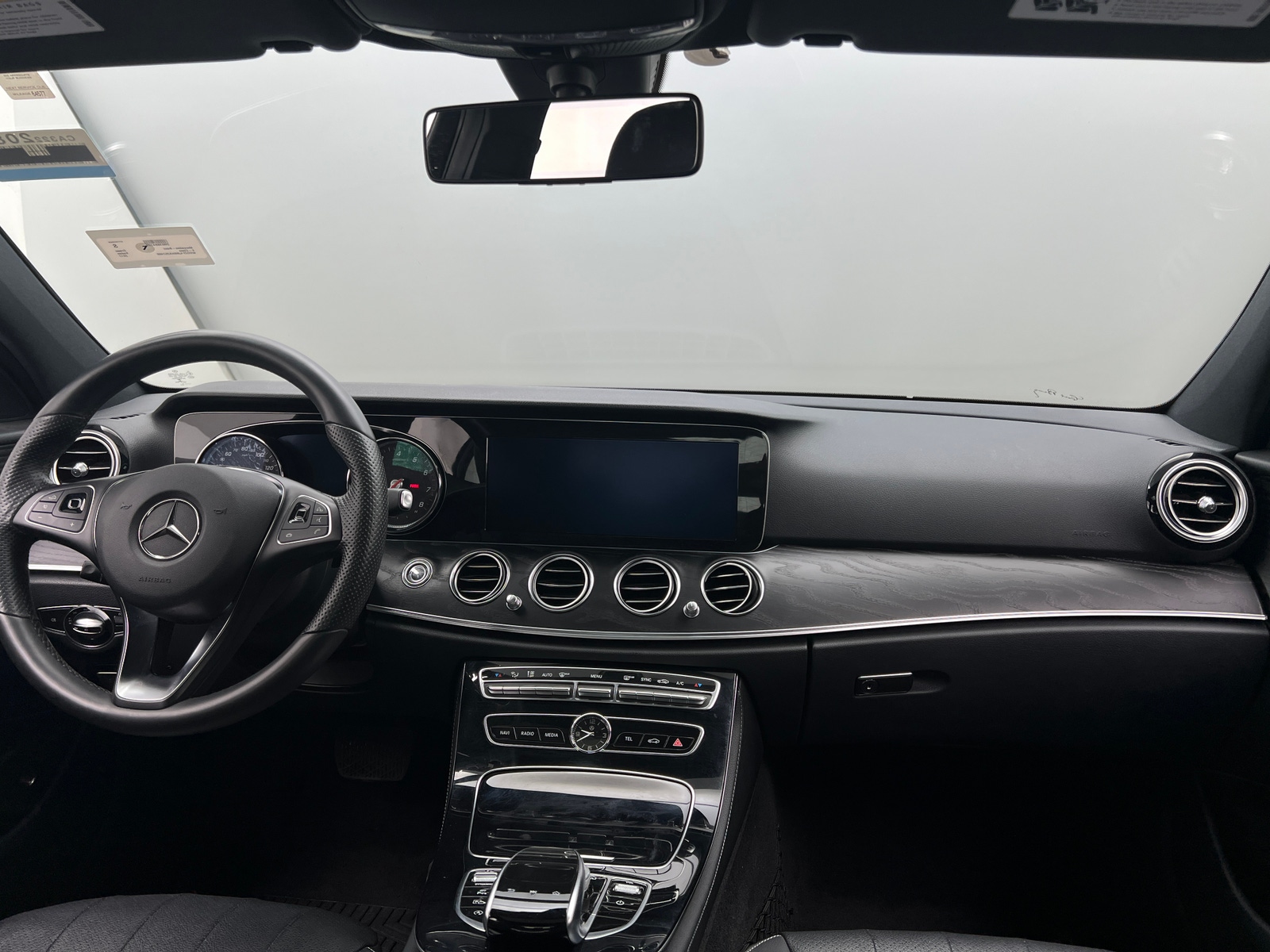 Thumbnail: 2017 Mercedes-Benz E-Class - 2