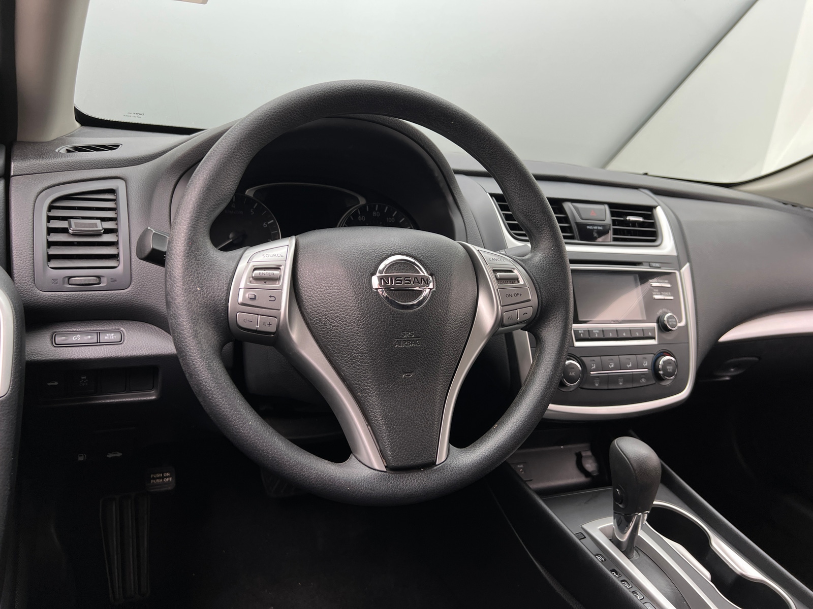 Thumbnail: 2017 Nissan Altima - 5