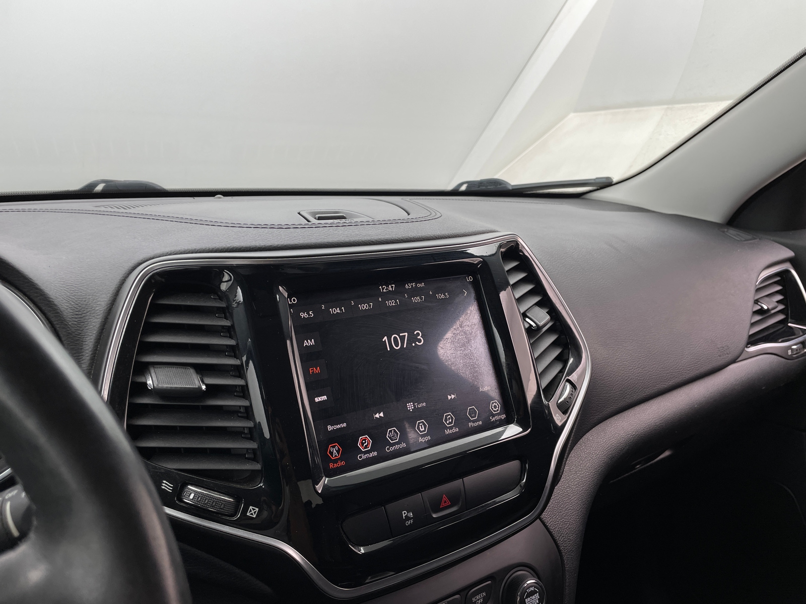 Thumbnail: 2019 Jeep Cherokee - 3
