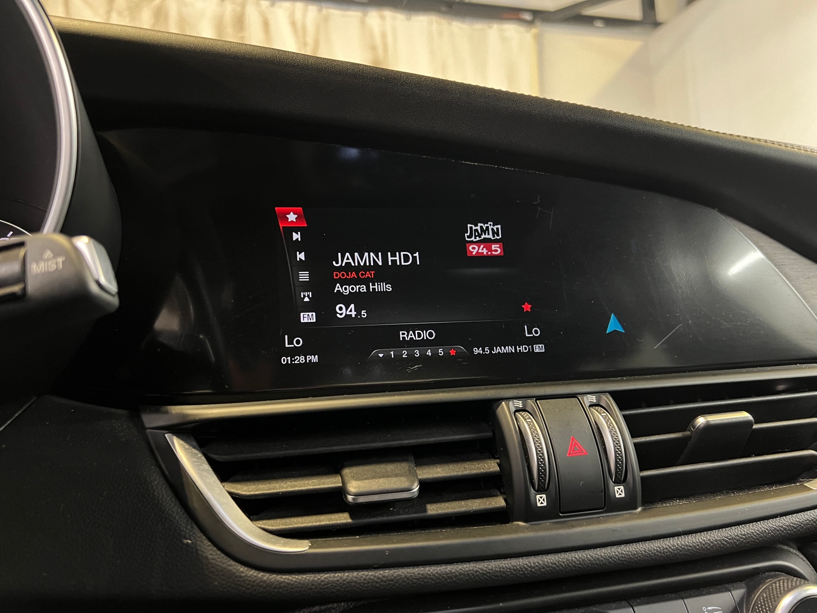 Thumbnail: 2018 Alfa Romeo Giulia - 3