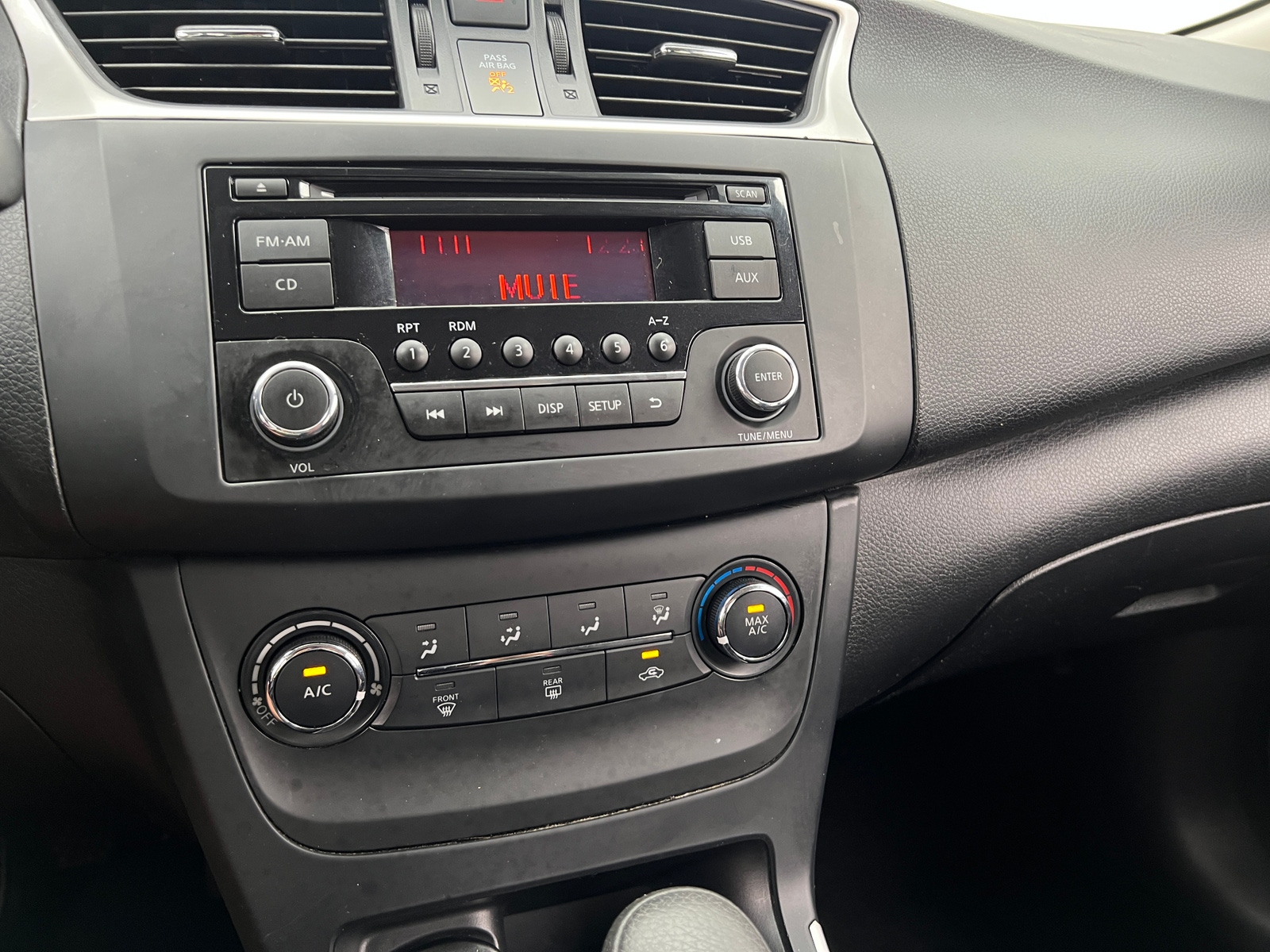 Thumbnail: 2017 Nissan Sentra - 4