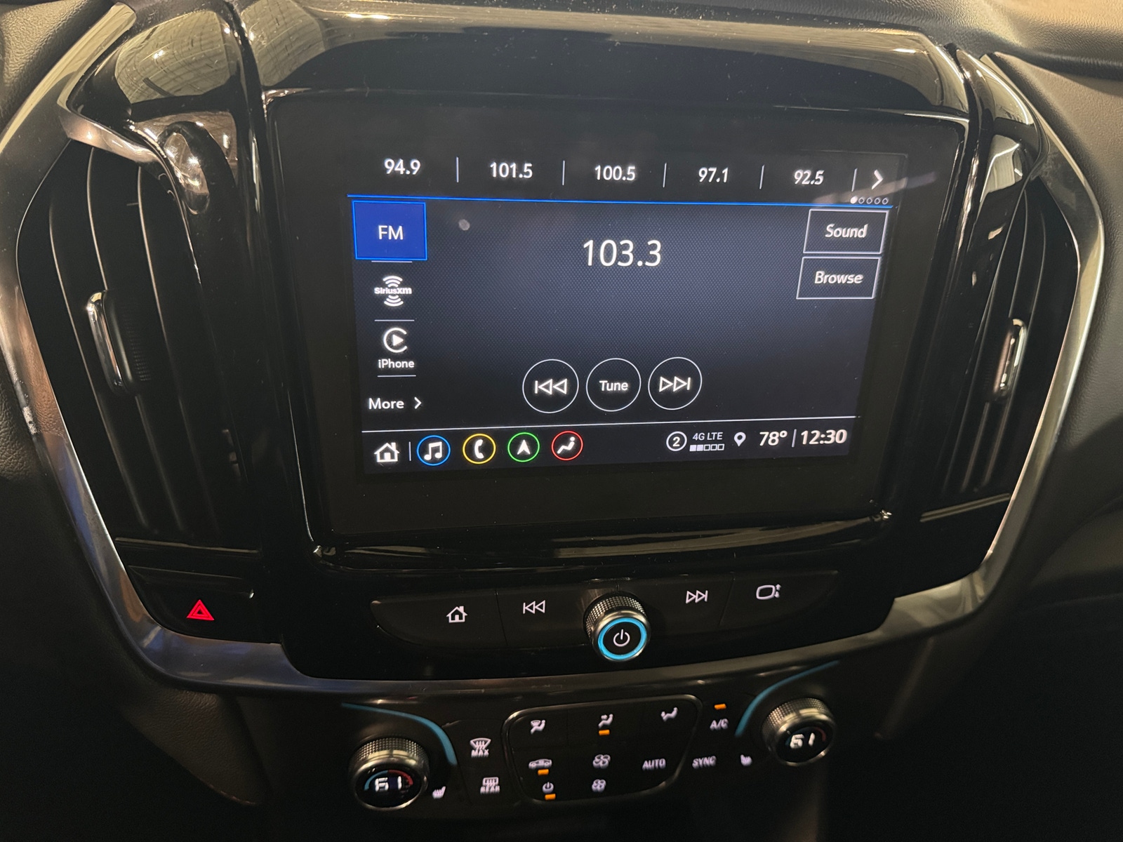 Thumbnail: 2023 Chevrolet Traverse - 3