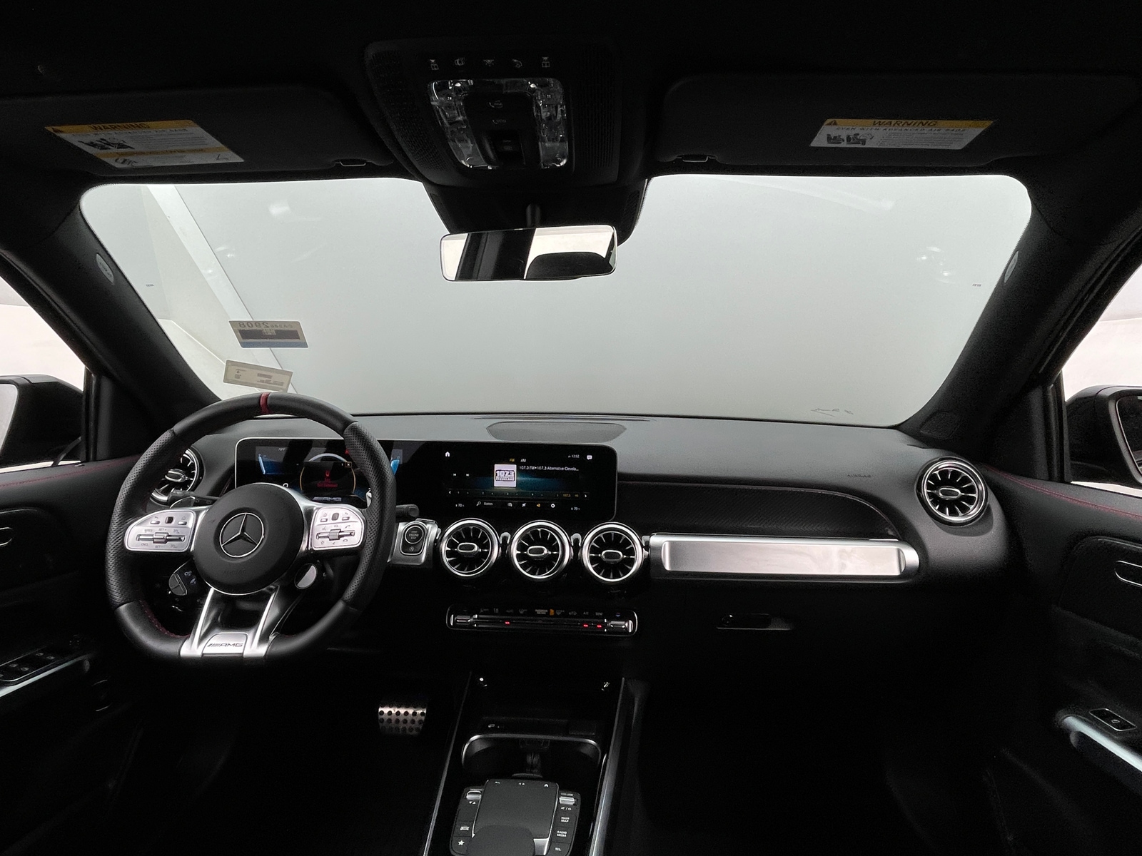 Thumbnail: 2021 Mercedes-Benz GLB - 2