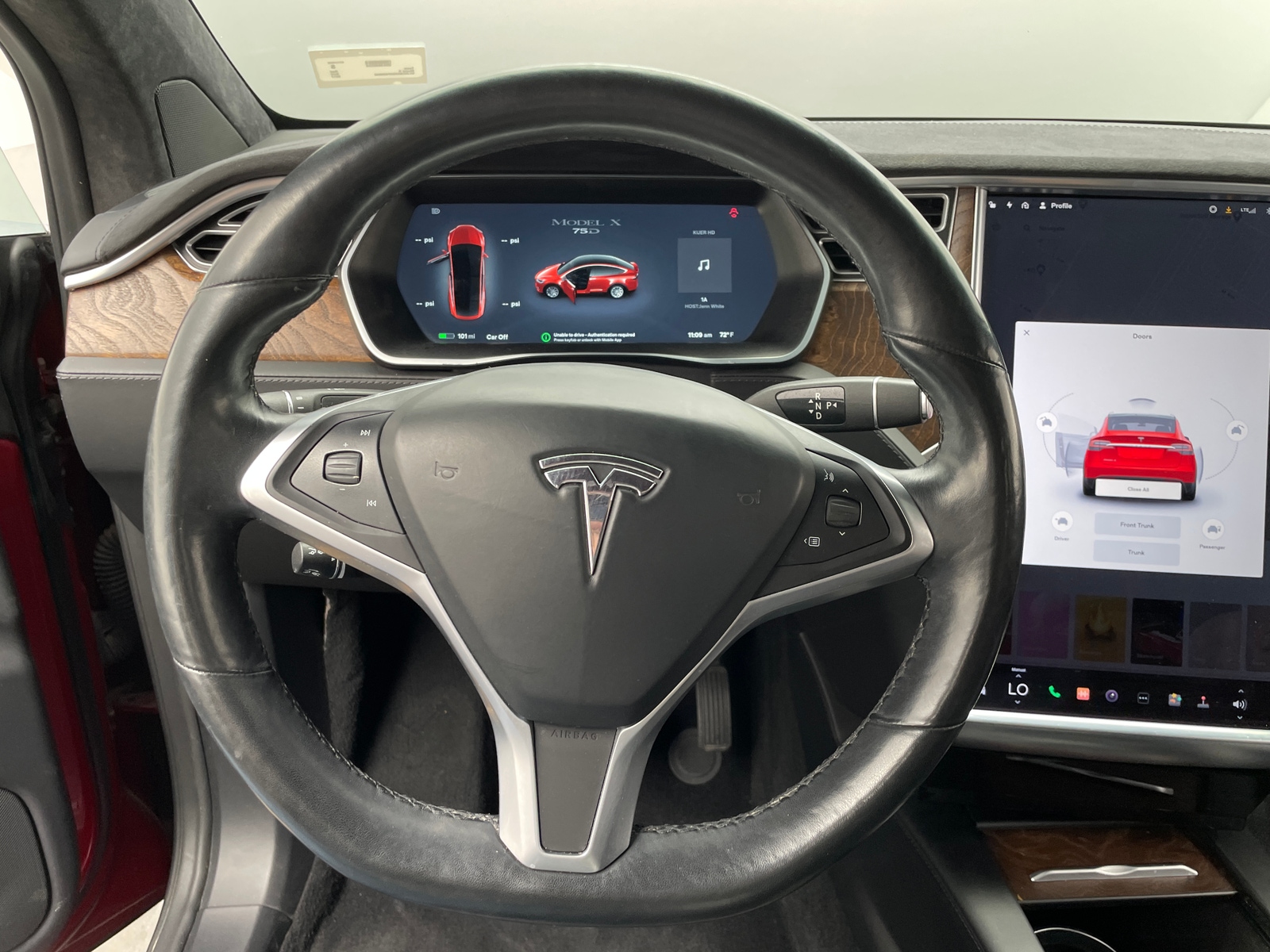 Thumbnail: 2017 Tesla Model X - 4