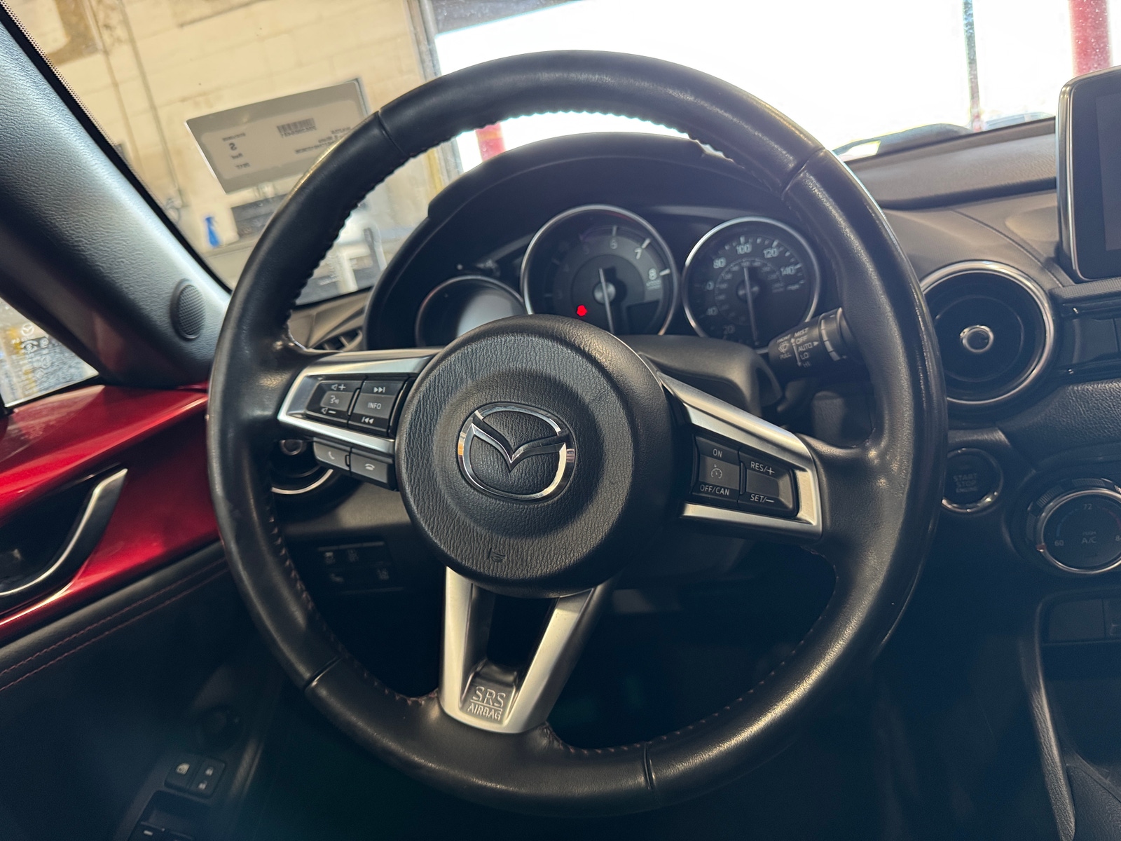 Thumbnail: 2017 Mazda MX-5 Miata - 4