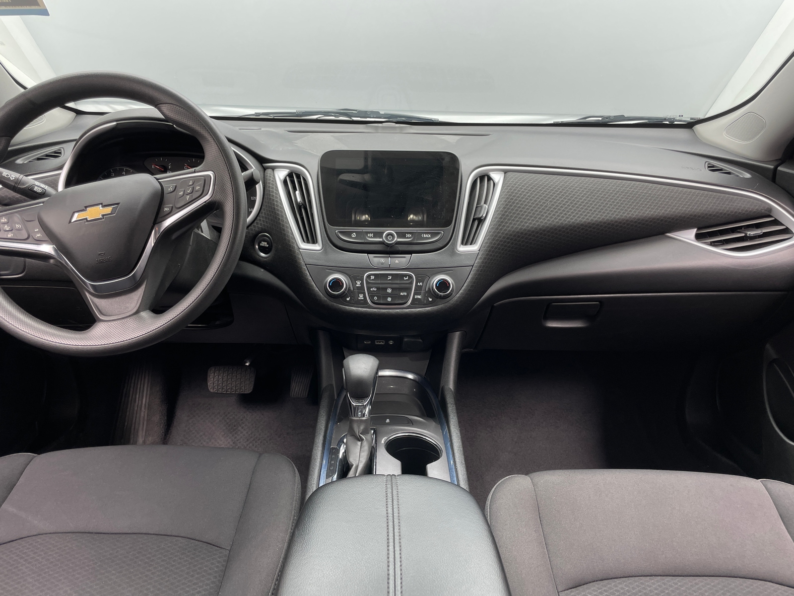 Thumbnail: 2023 Chevrolet Malibu - 3