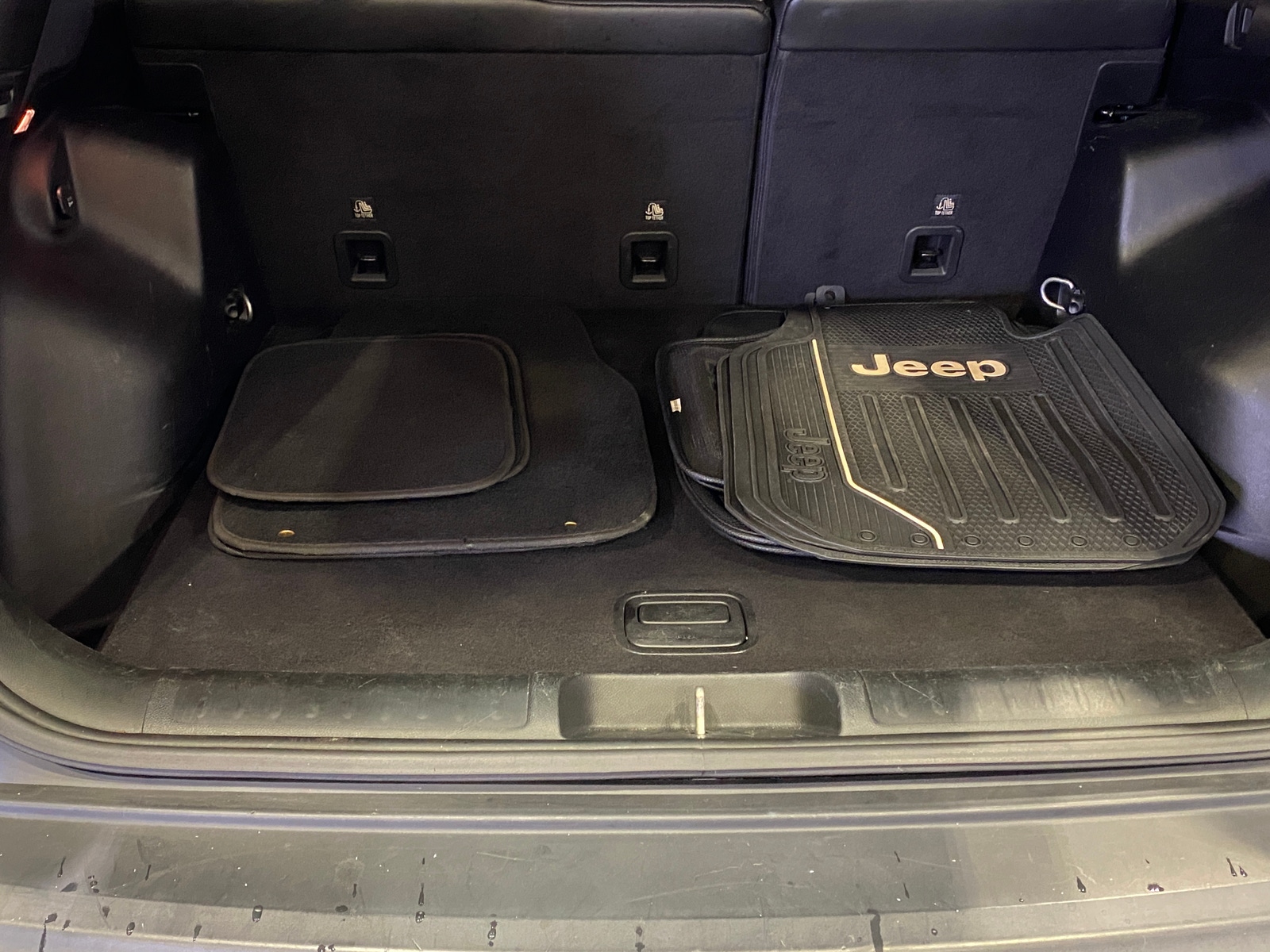 Thumbnail: 2019 Jeep Cherokee - 6