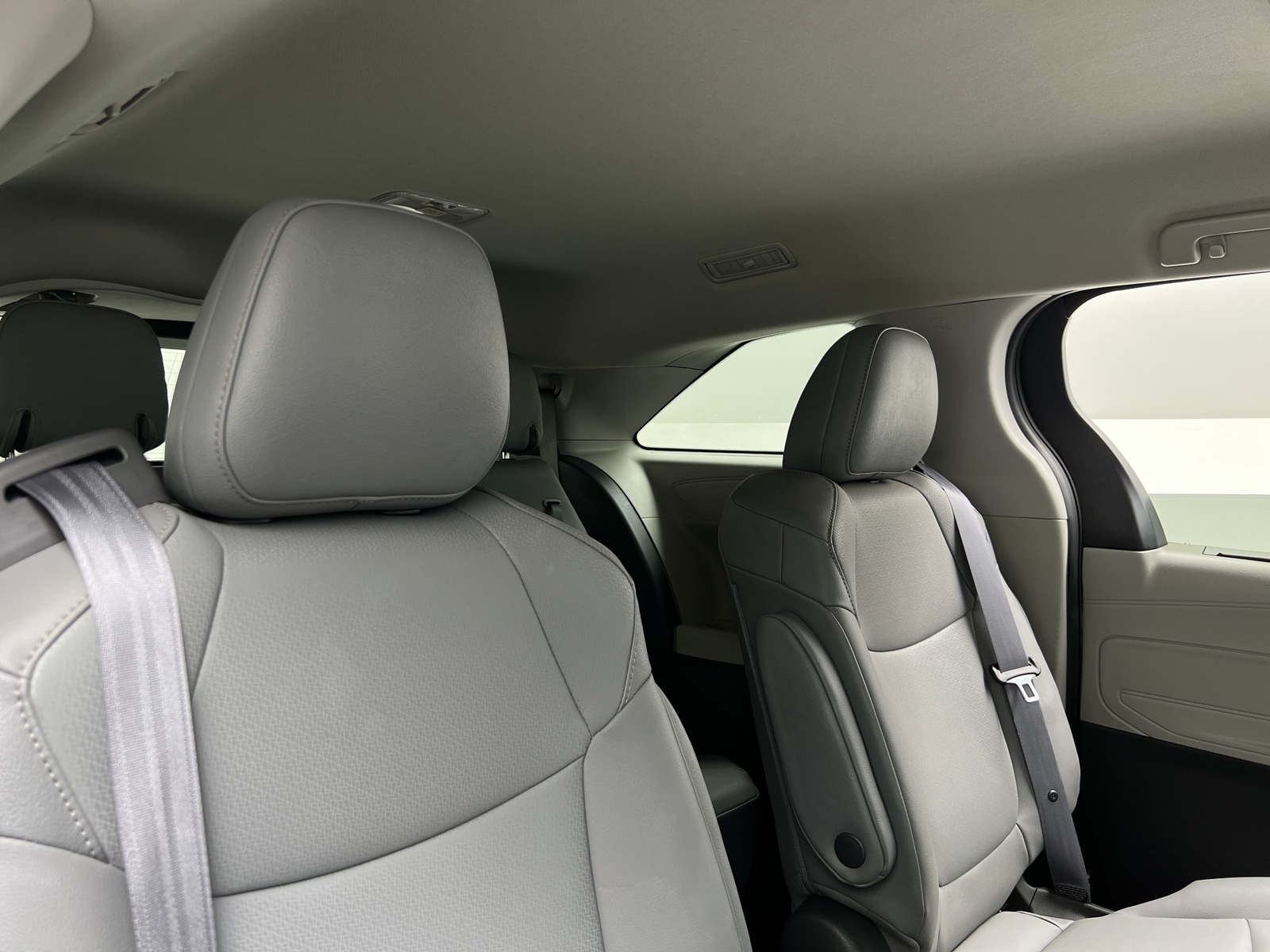 Thumbnail: 2021 Toyota Sienna - 5