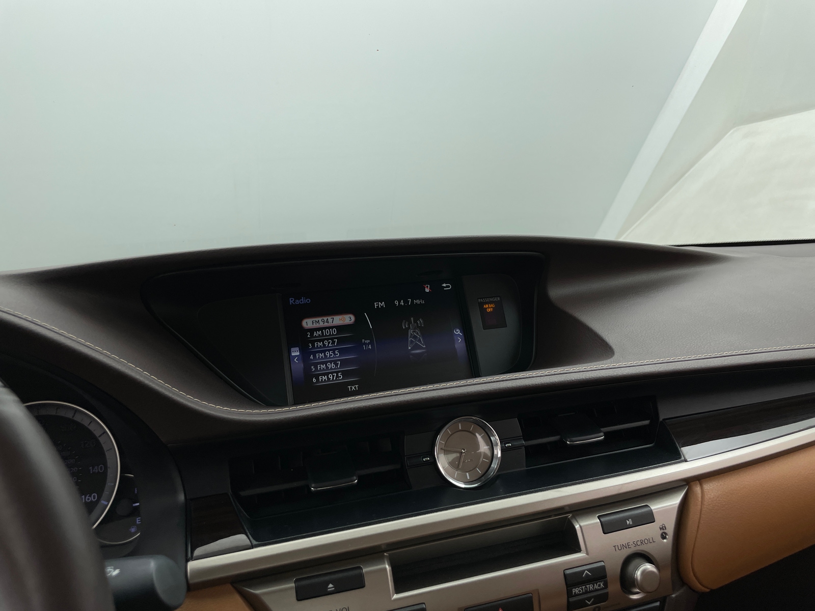 Thumbnail: 2018 Lexus ES - 3