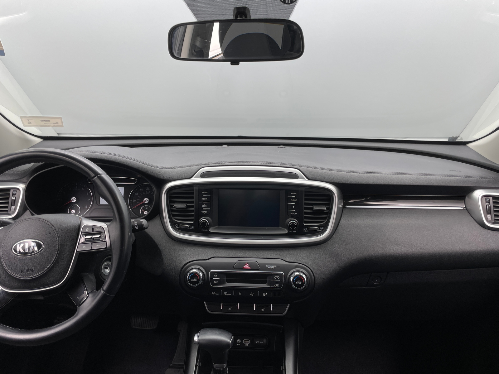 Thumbnail: 2020 Kia Sorento - 3