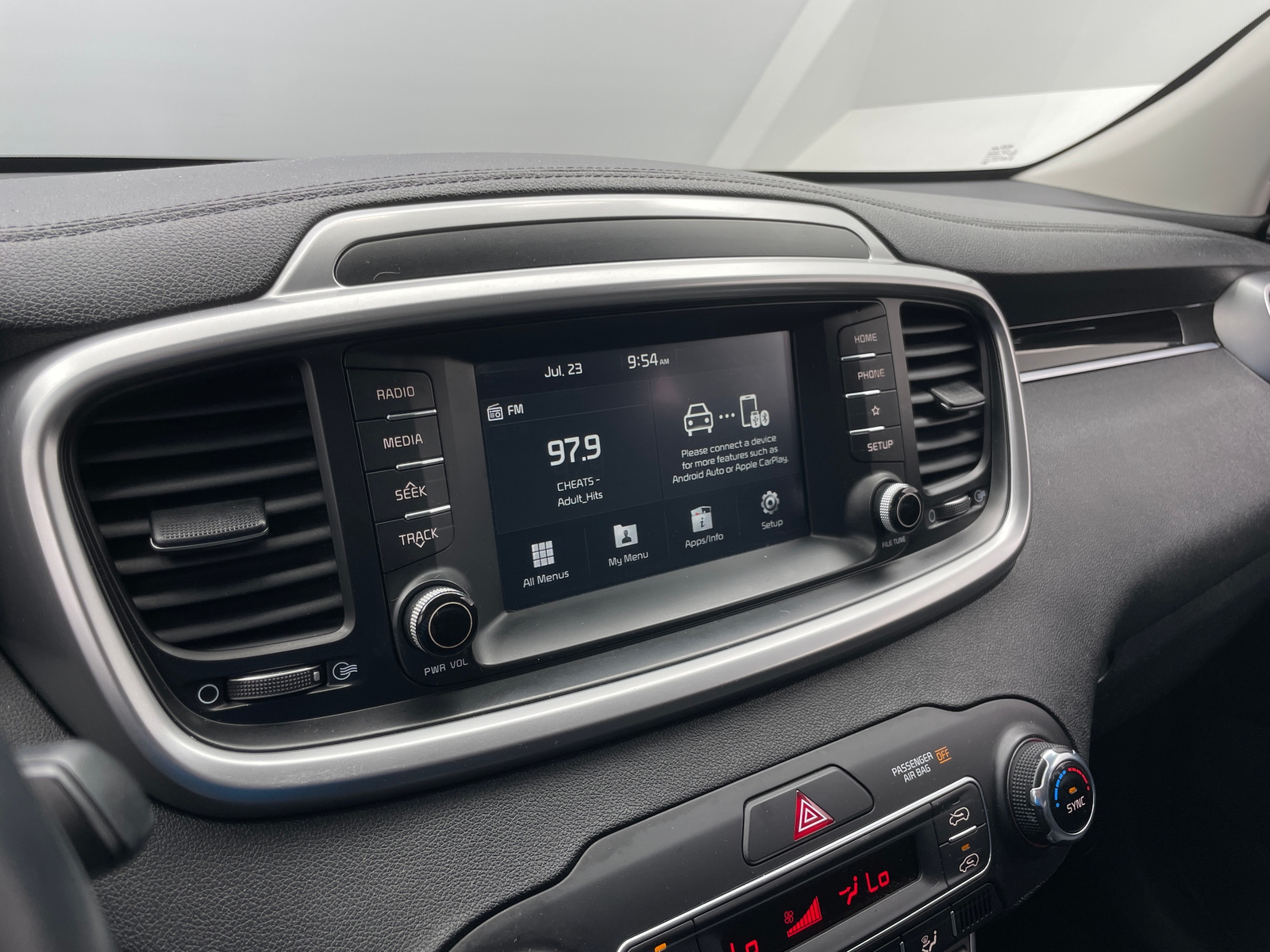 Thumbnail: 2020 Kia Sorento - 4