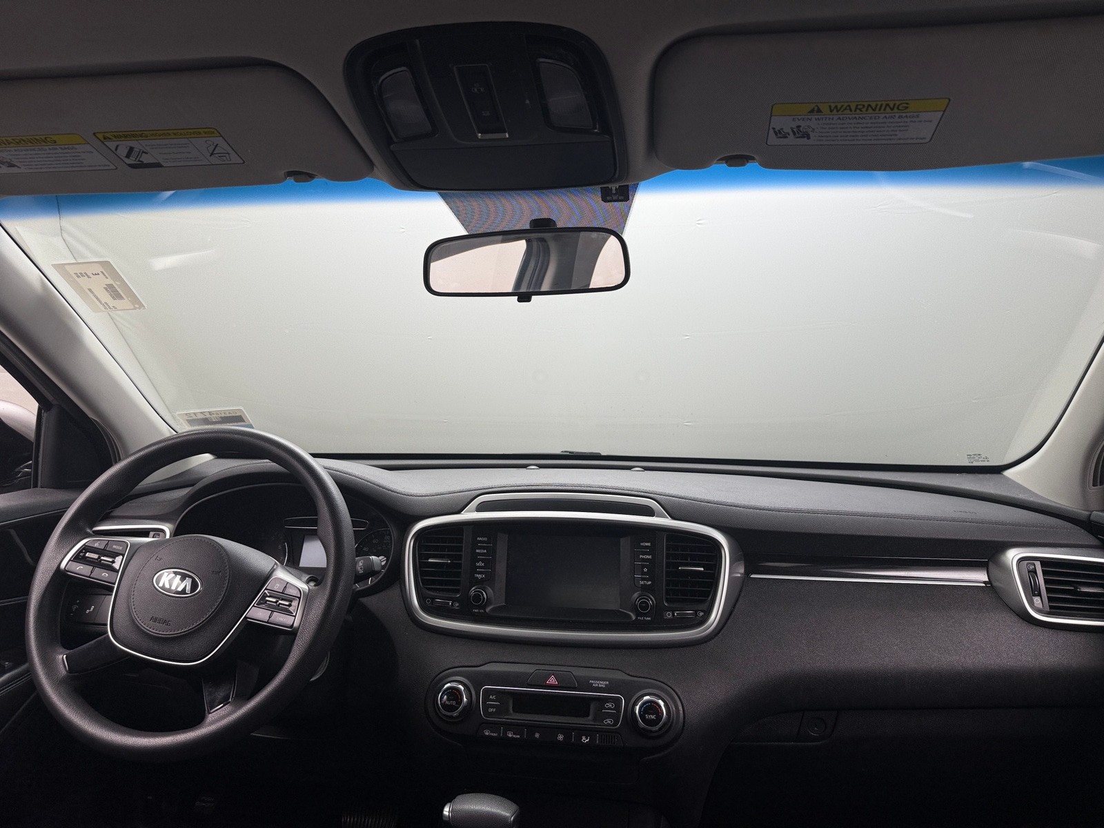 Thumbnail: 2019 Kia Sorento - 3