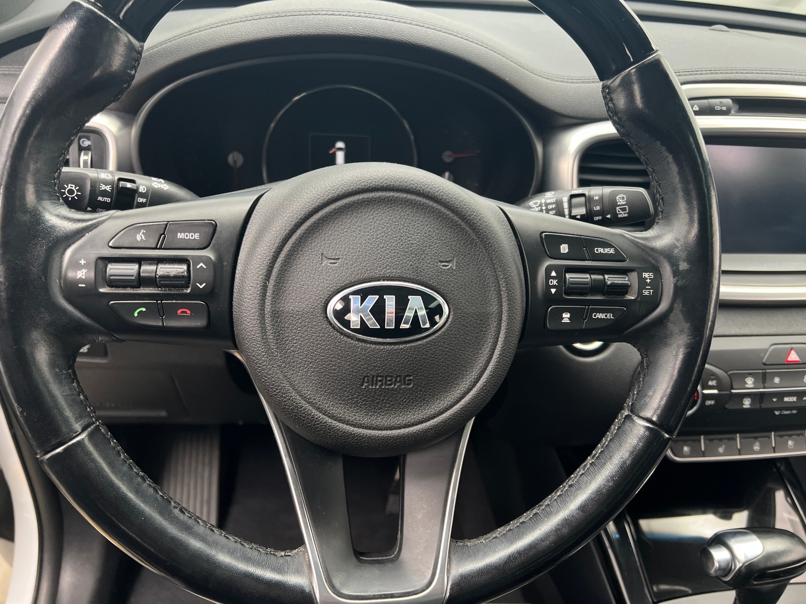 Thumbnail: 2016 Kia Sorento - 4