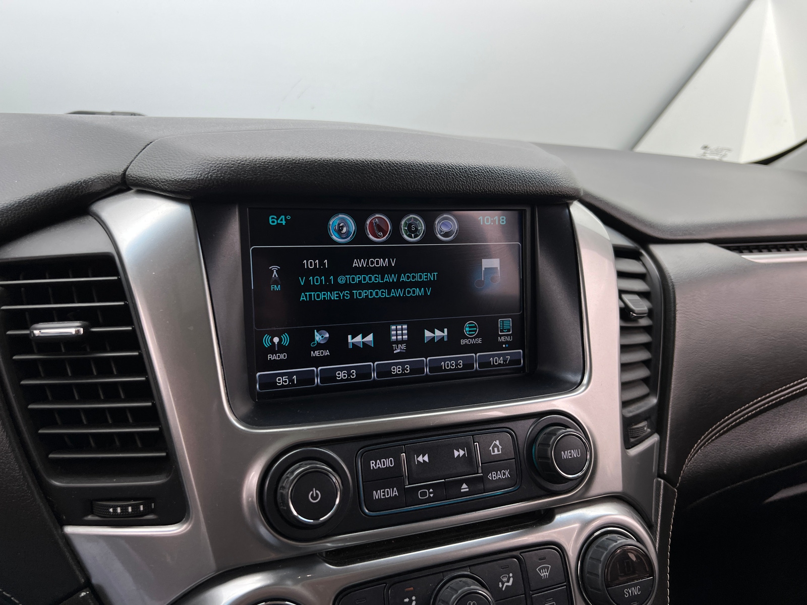 Thumbnail: 2019 Chevrolet Suburban - 3