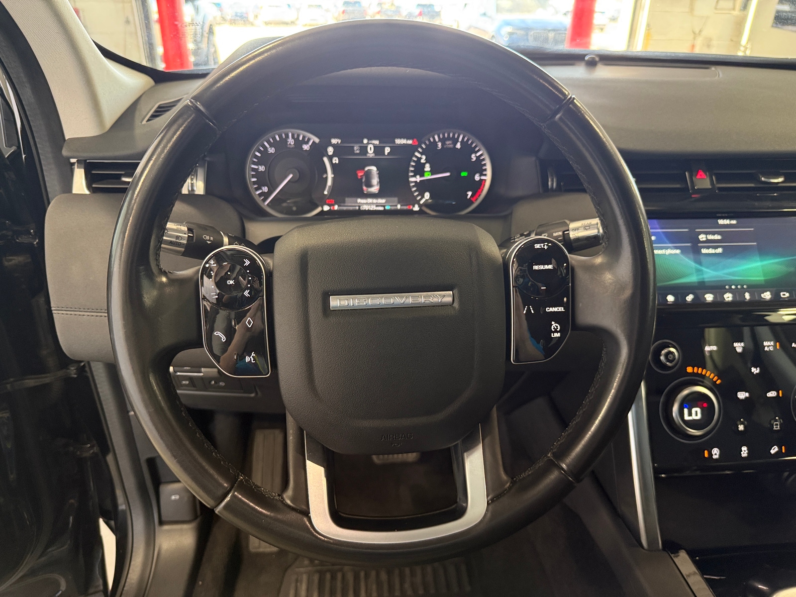 Thumbnail: 2020 Land Rover Discovery Sport - 5