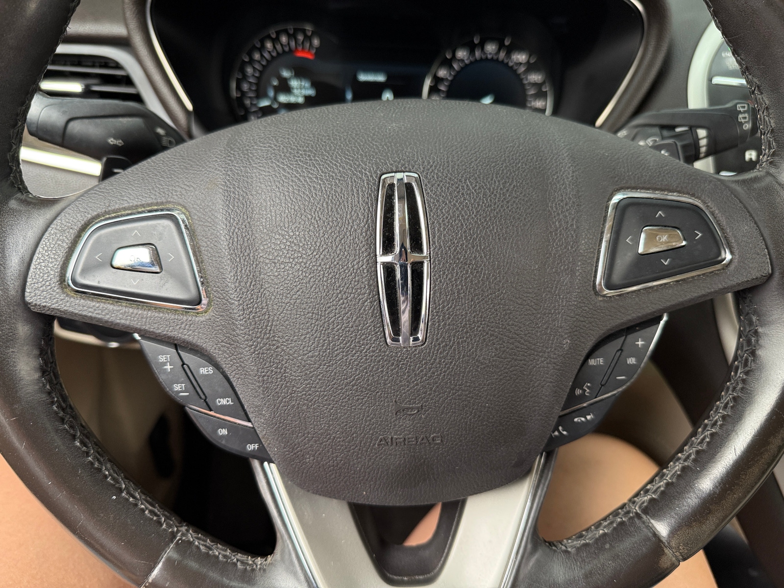 Thumbnail: 2017 Lincoln MKC - 4