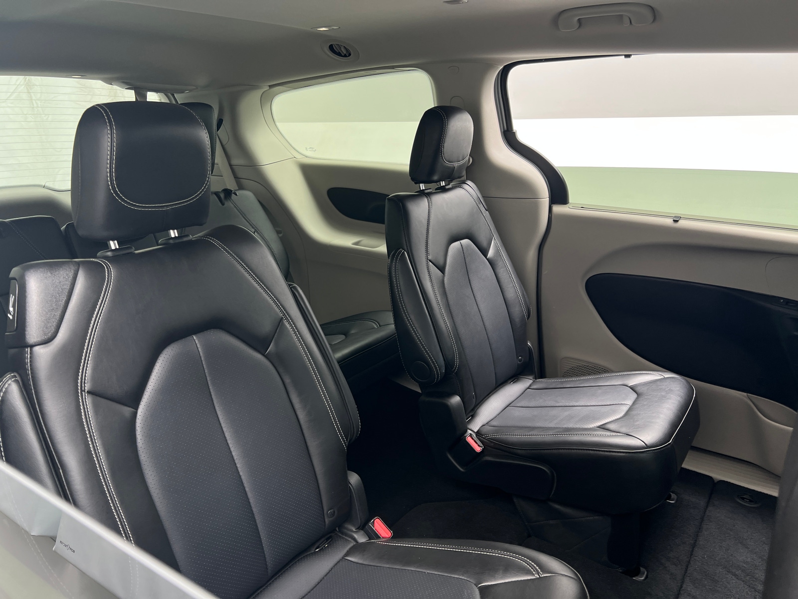 Thumbnail: 2024 Chrysler Pacifica - 5