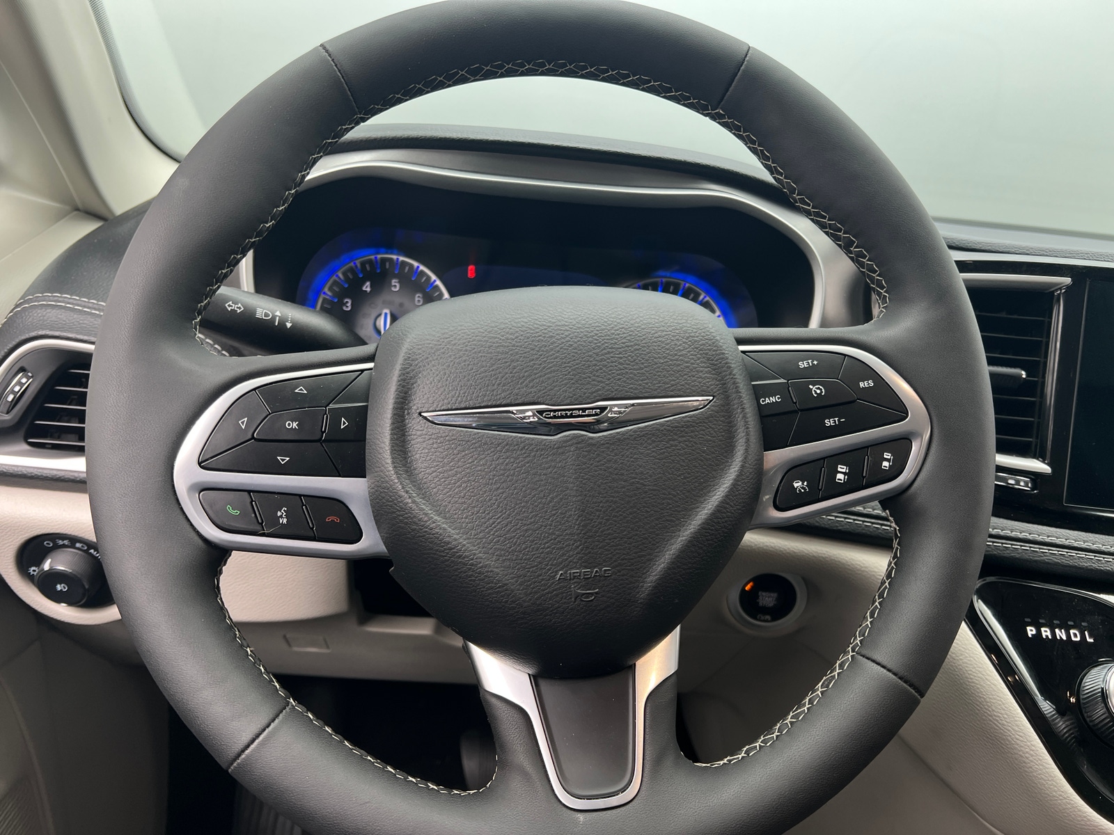 Thumbnail: 2024 Chrysler Pacifica - 4