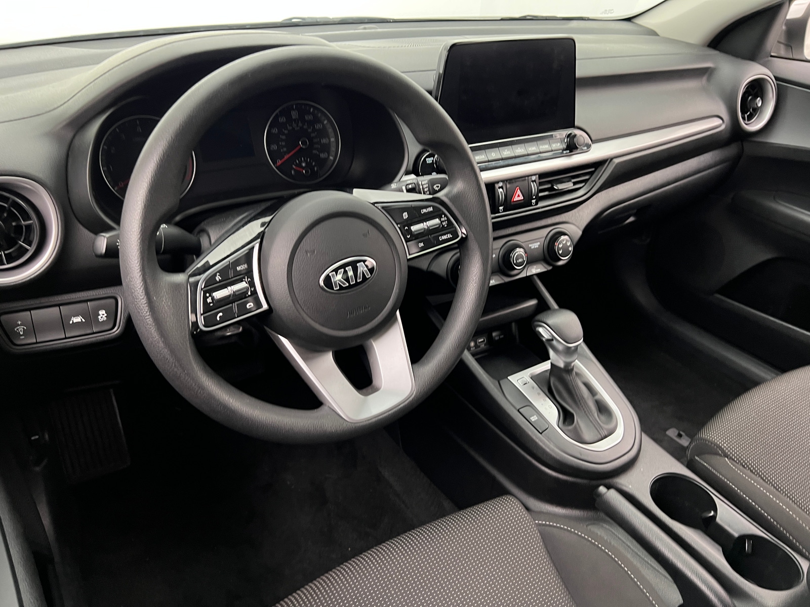 Thumbnail: 2020 Kia Forte - 3