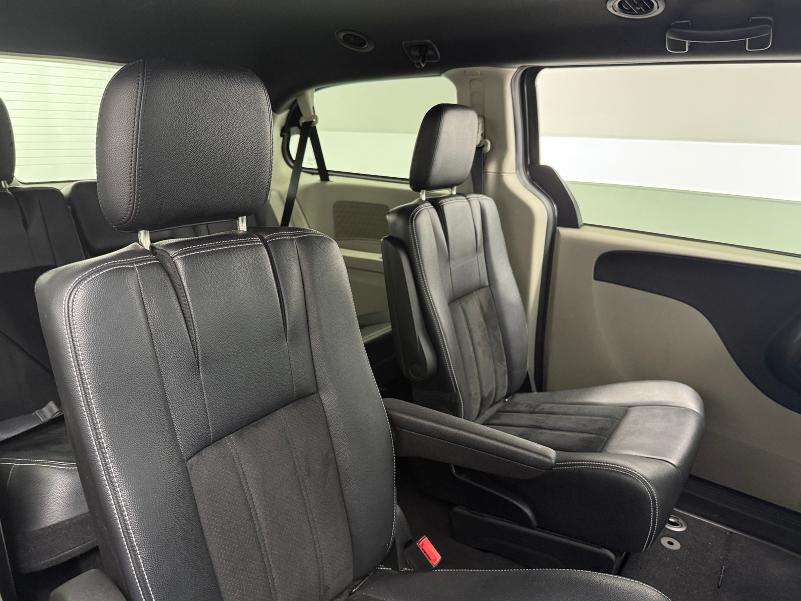 Thumbnail: 2017 Dodge Grand Caravan - 5