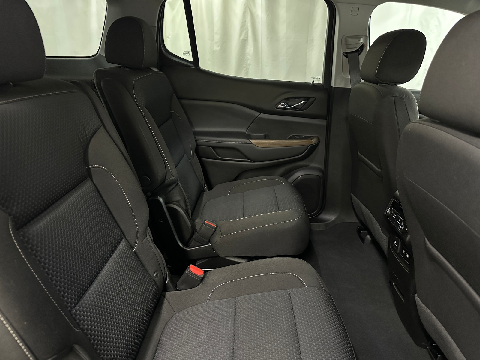 Thumbnail: 2023 GMC Acadia - 6