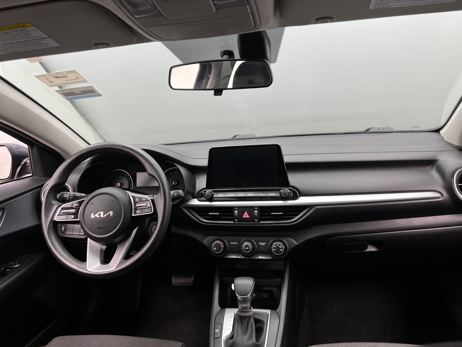 Thumbnail: 2024 Kia Forte - 3