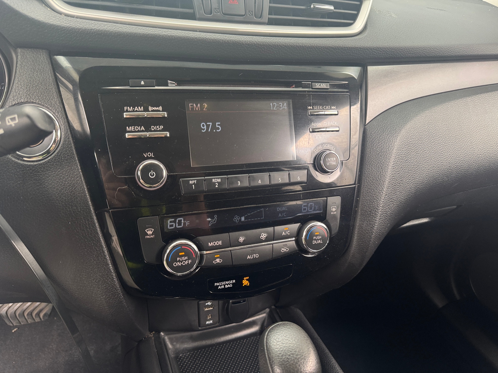 Thumbnail: 2015 Nissan Rogue - 4