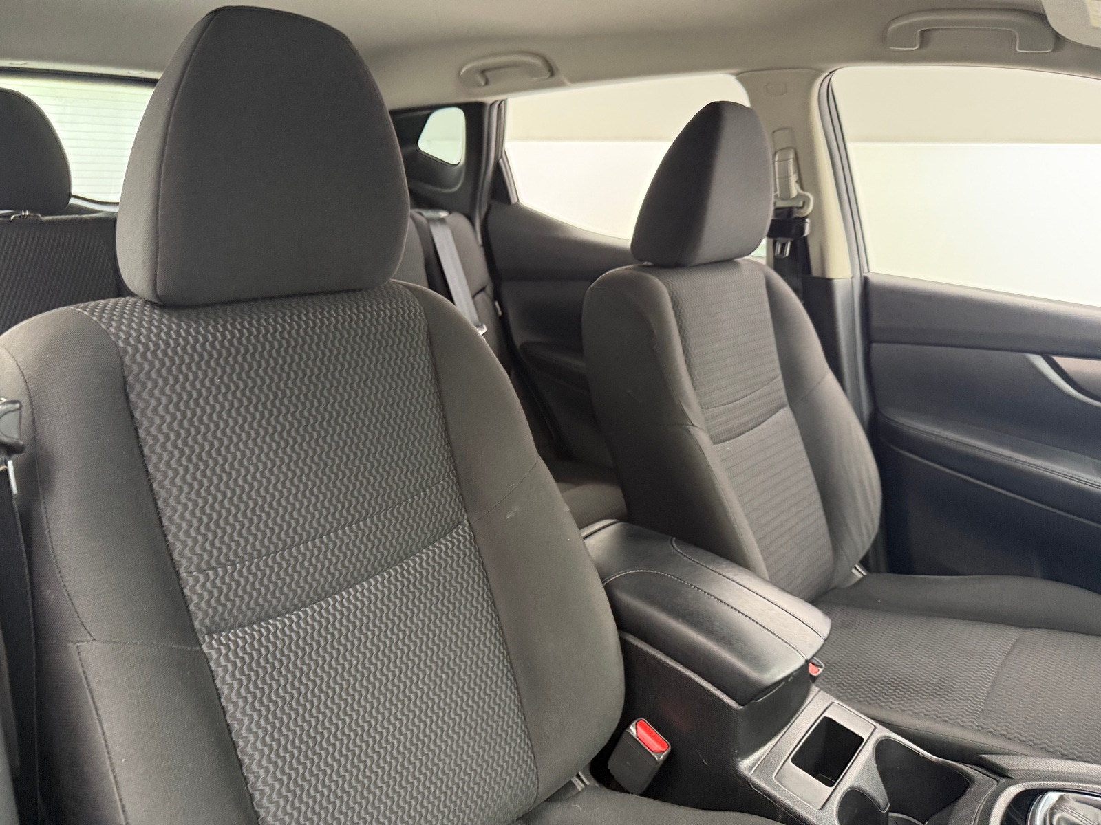Thumbnail: 2020 Nissan Rogue Sport - 2