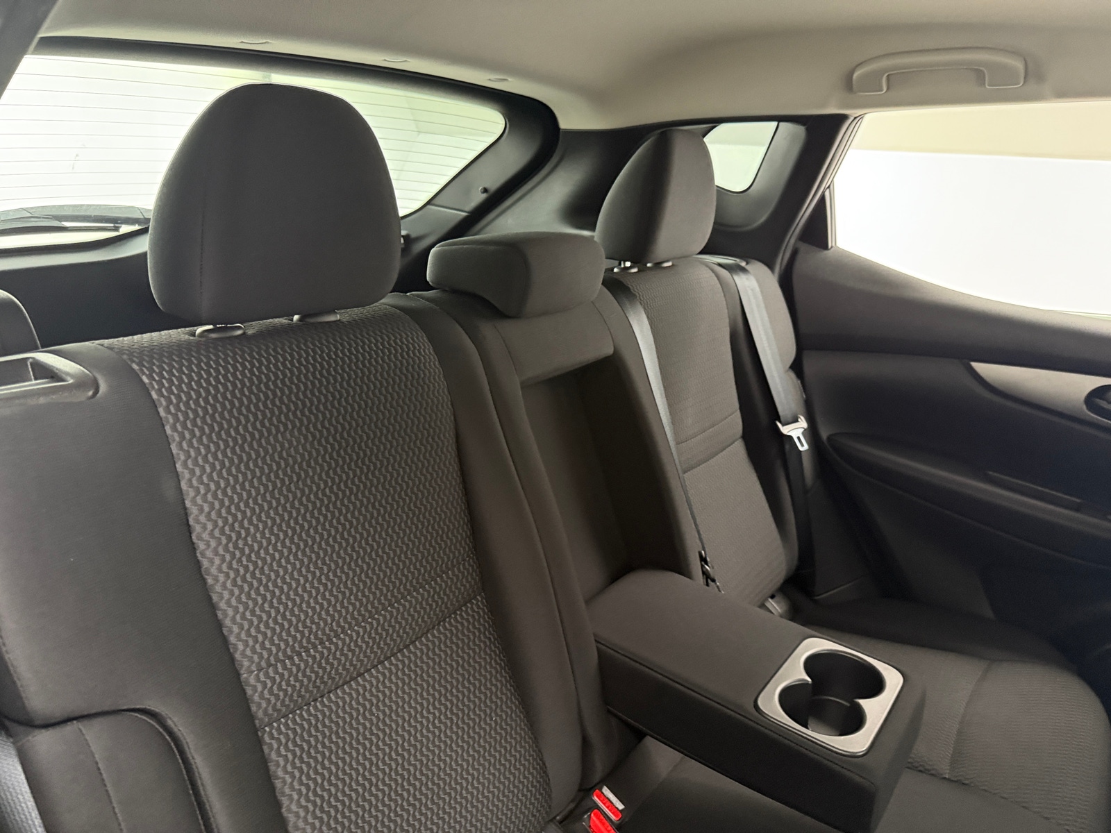 Thumbnail: 2020 Nissan Rogue Sport - 6