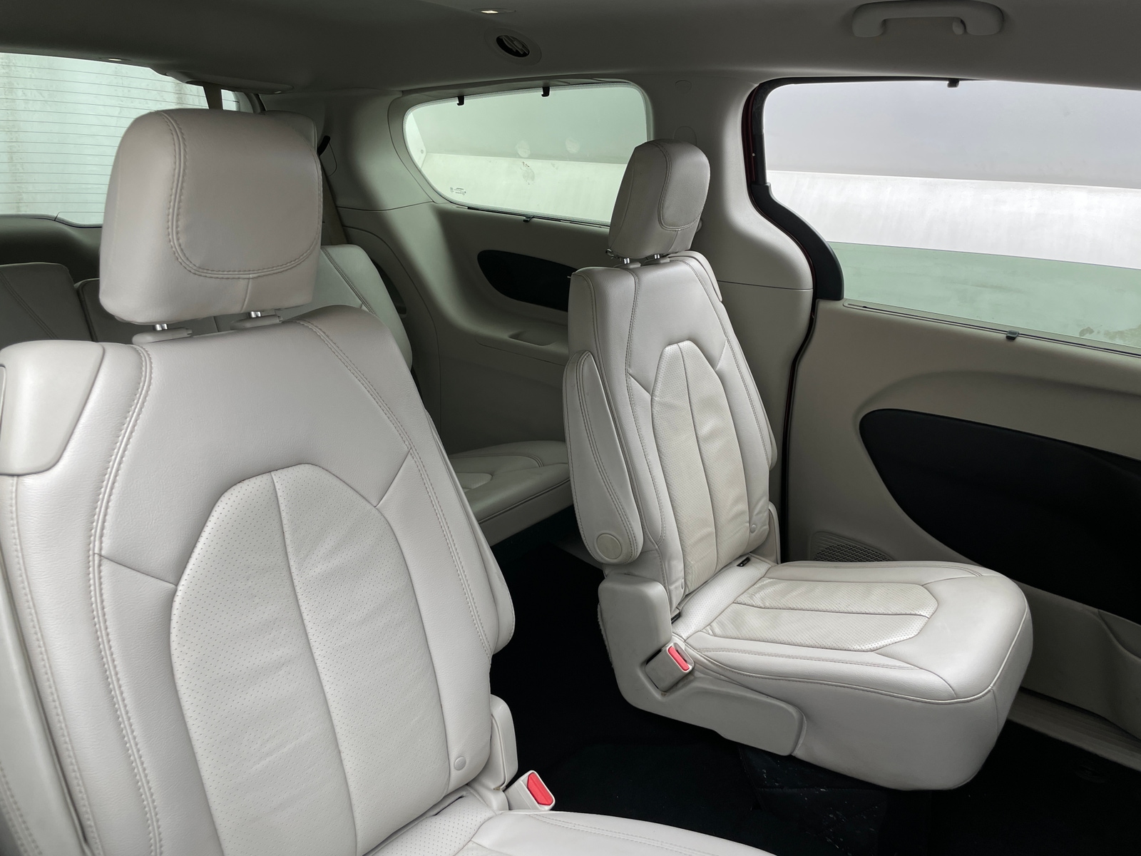 Thumbnail: 2018 Chrysler Pacifica - 5