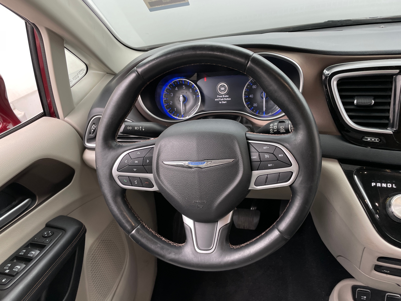 Thumbnail: 2018 Chrysler Pacifica - 4