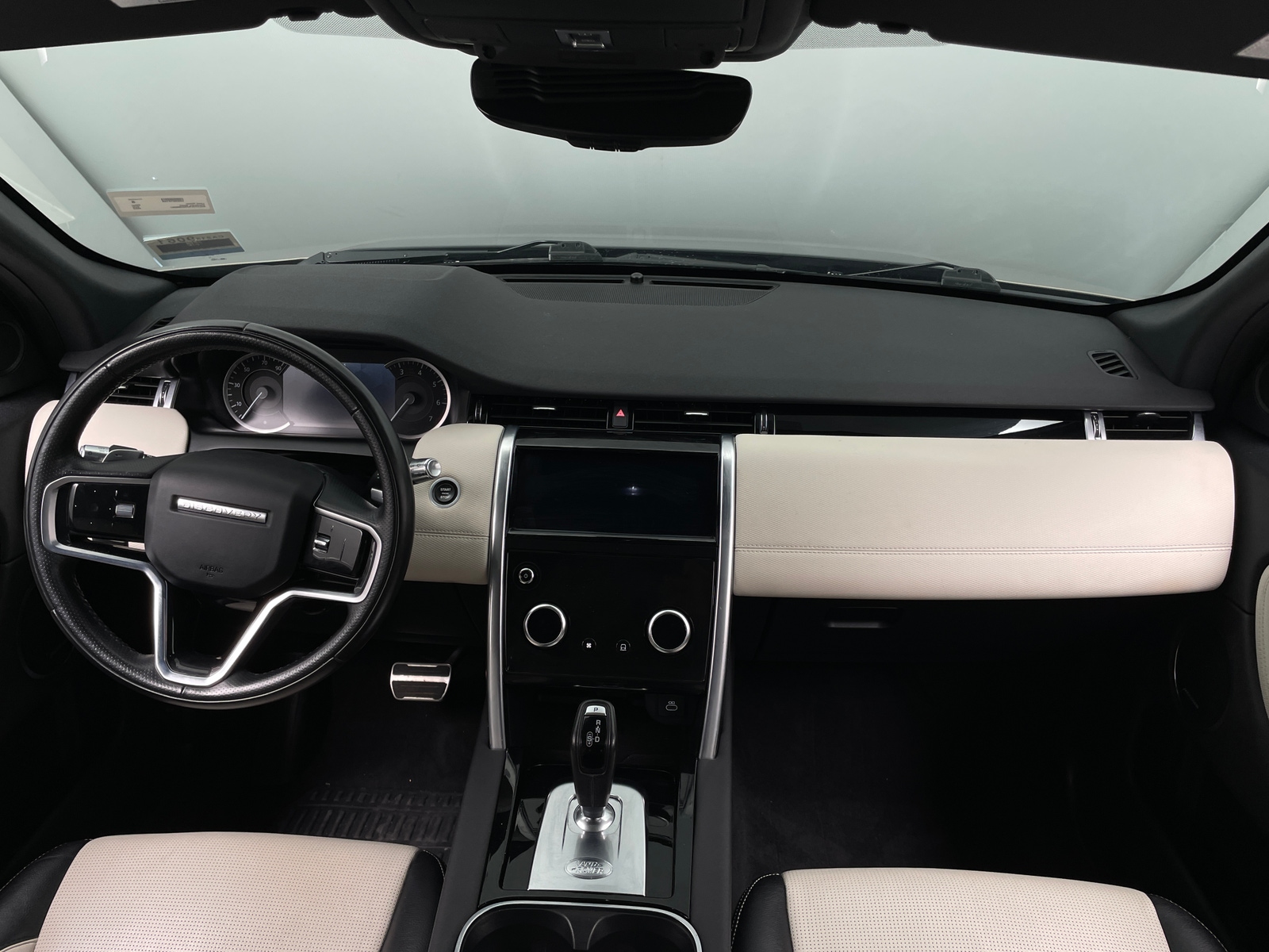 Thumbnail: 2022 Land Rover Discovery Sport - 2