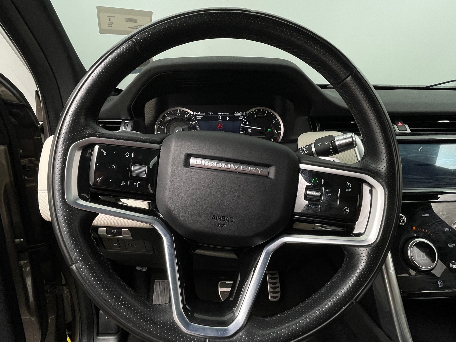 Thumbnail: 2022 Land Rover Discovery Sport - 4