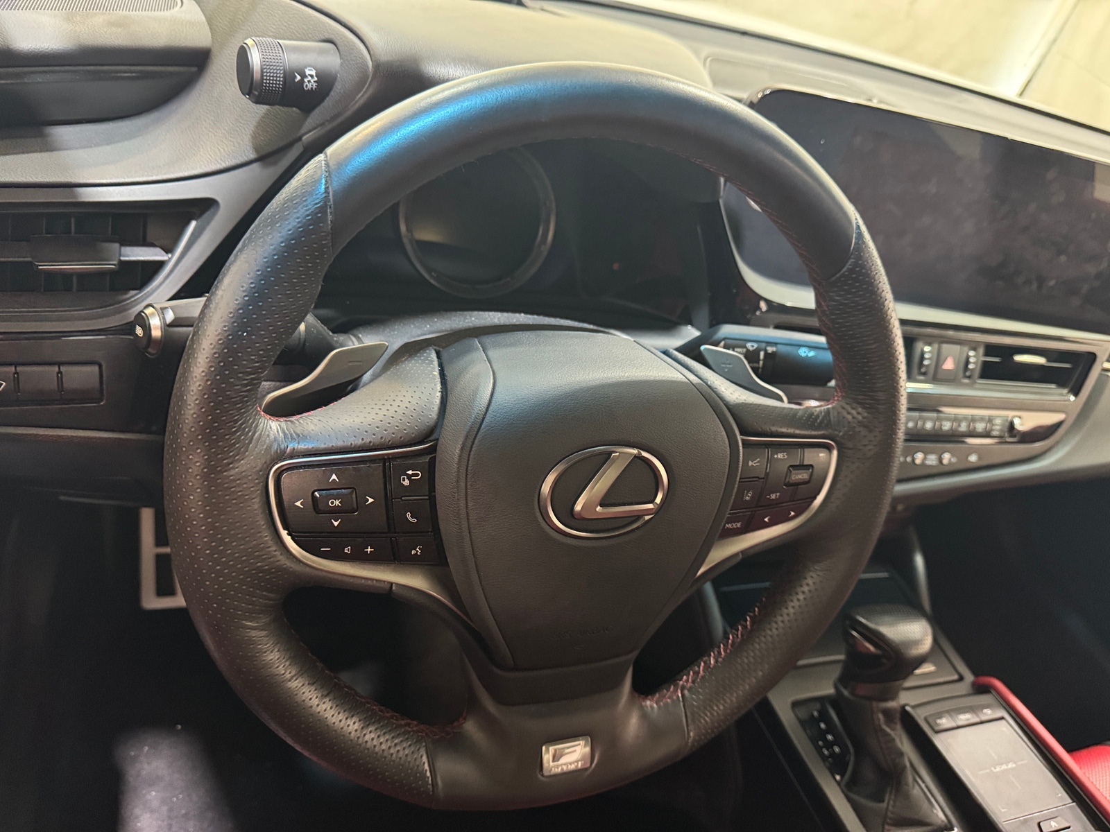 Thumbnail: 2022 Lexus ES - 4