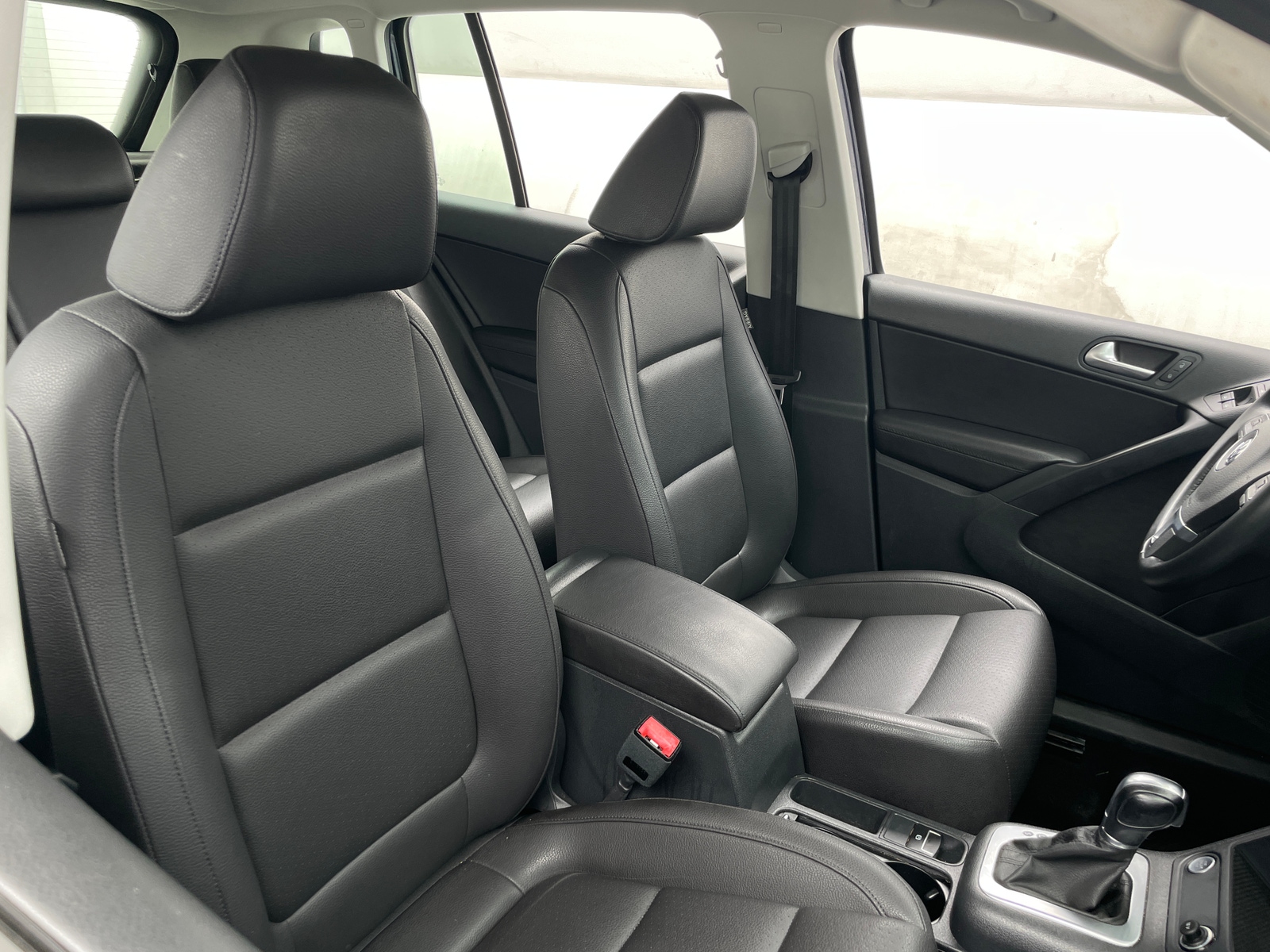 Thumbnail: 2016 Volkswagen Tiguan - 2