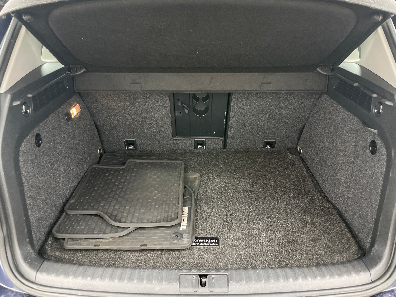 Thumbnail: 2016 Volkswagen Tiguan - 7
